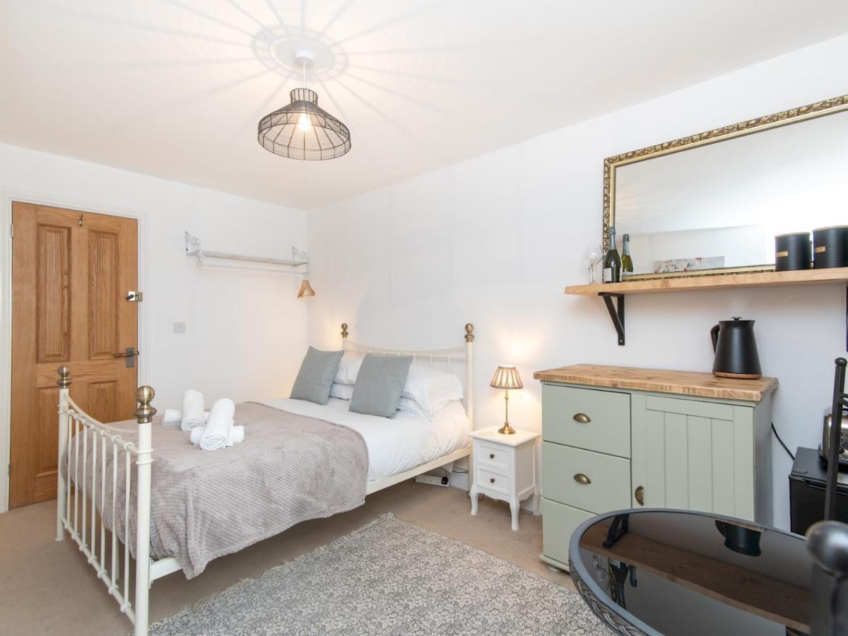 Pass The Keys Stylish 2 Bed Central Bath Apartment With Parking מראה חיצוני תמונה