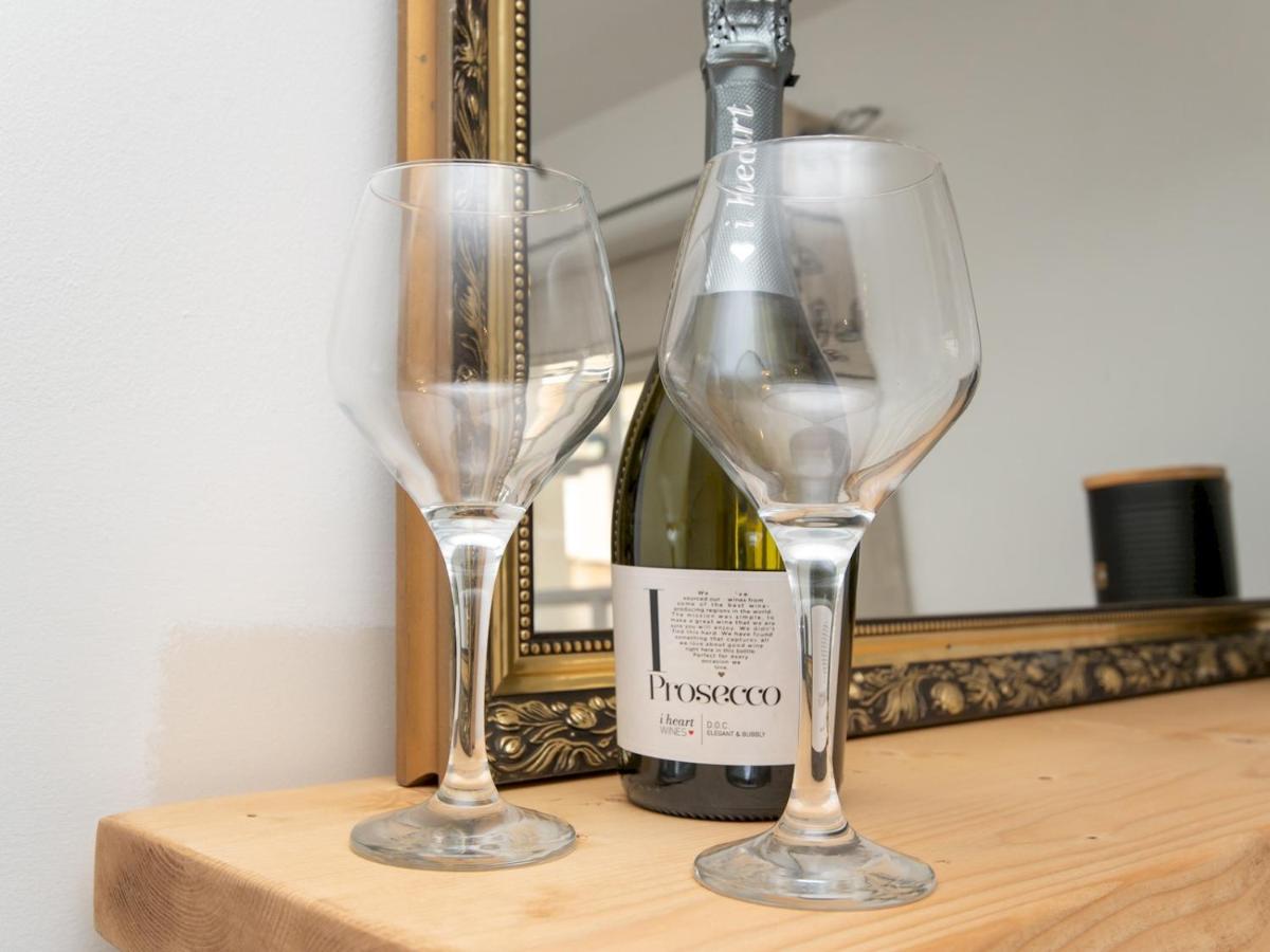Pass The Keys Stylish 2 Bed Central Bath Apartment With Parking מראה חיצוני תמונה